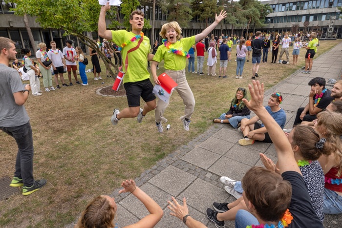 De studerende samles i Grønnegårdem på DTU. Foto: Mikal Schlosser